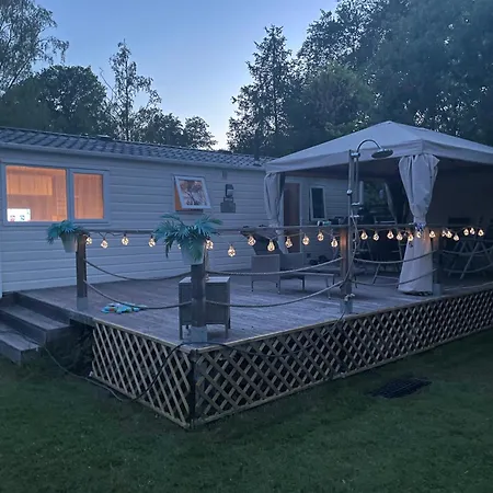 Schoenes Mobilheim Mit Grossem Garten 오라니엔부르크