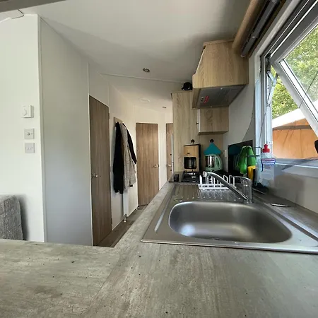 Schoenes Mobilheim Mit Grossem Garten 오라니엔부르크