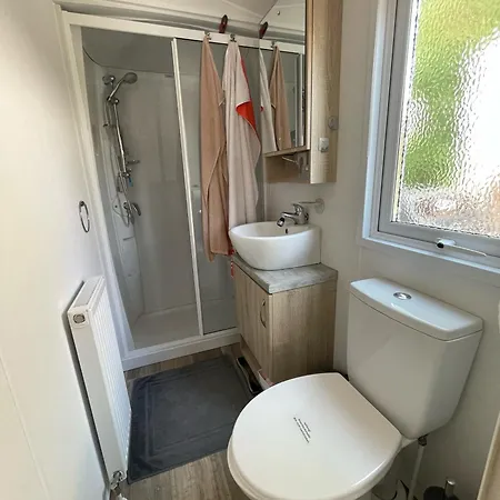 Schoenes Mobilheim Mit Grossem Garten Chalet