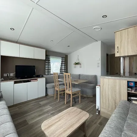 Schoenes Mobilheim Mit Grossem Garten * 오라니엔부르크