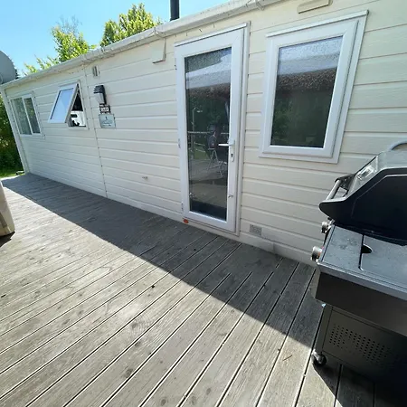 샬레 Schoenes Mobilheim Mit Grossem Garten 오라니엔부르크